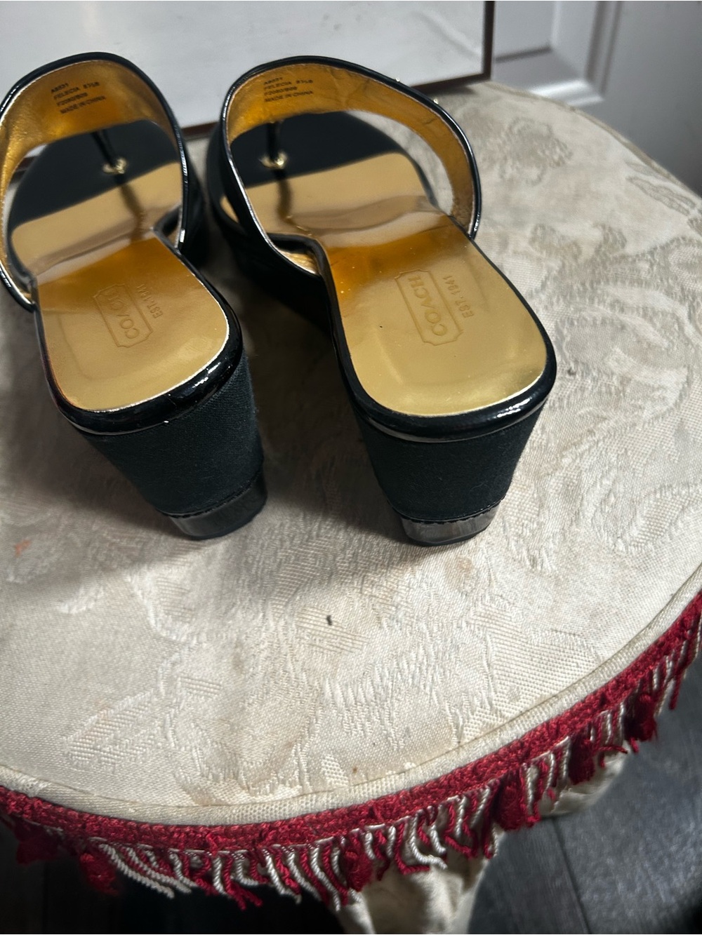 Coach Felicia Black Canvas Patent Wedge Thong Sandals Sz 8.5 new w/box - Picture 9 of 16